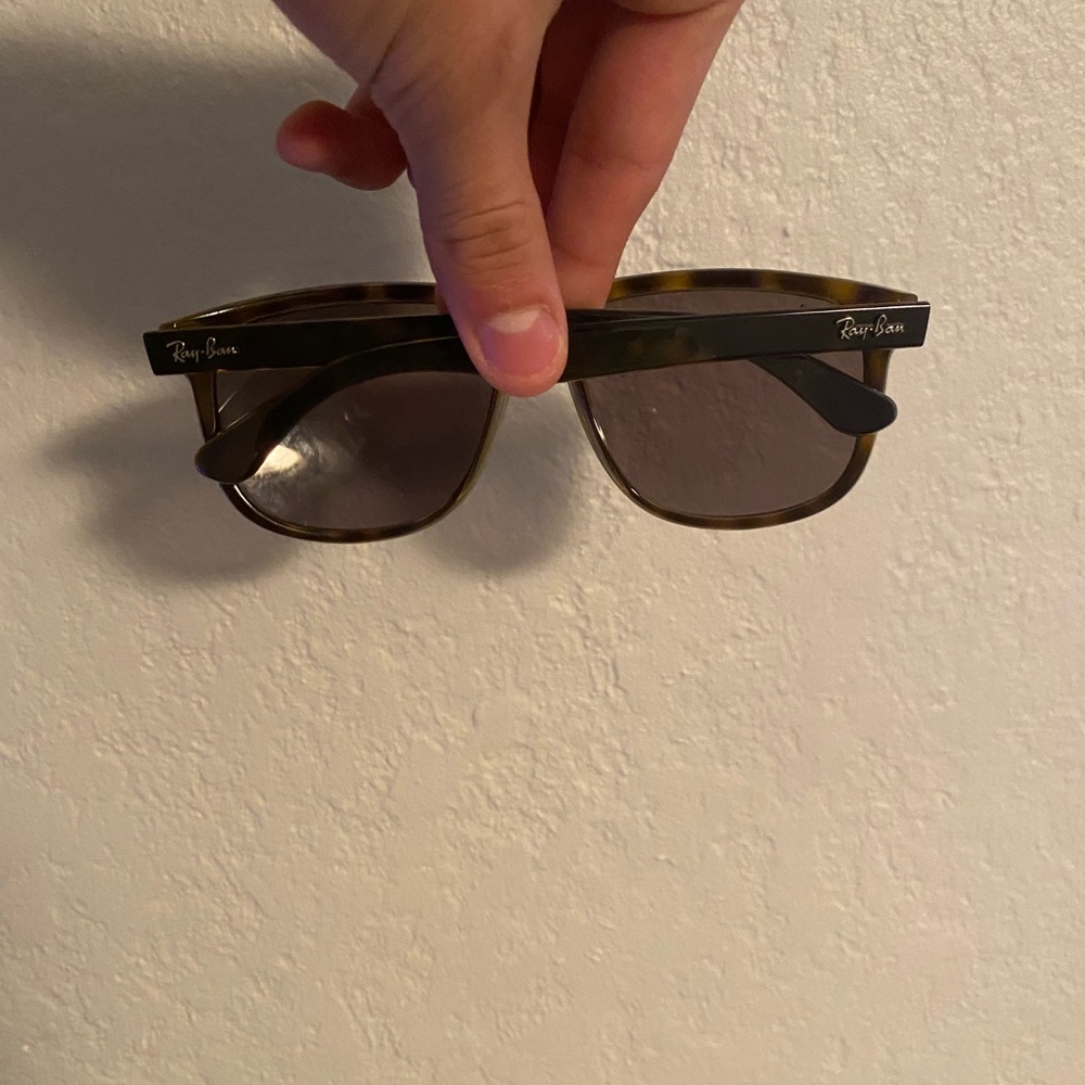 RAYBAN sunglasses